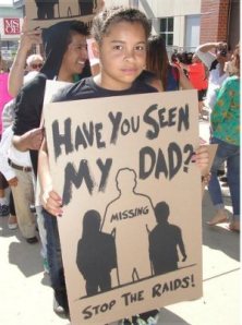 A crowd of 200 protest ICE raids in Milwaukee May 29, 2014. (Photo: WI Bail Out The People Movement)